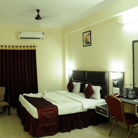 Vihas Inn Tirupati Buitenkant foto