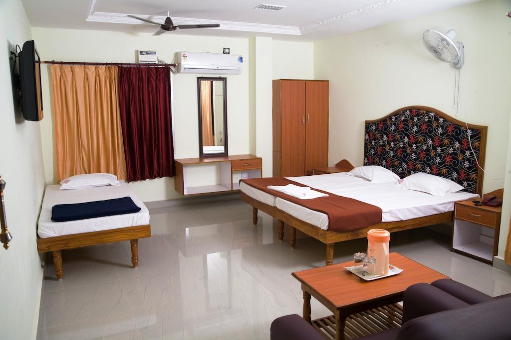 Vihas Inn Tirupati Buitenkant foto