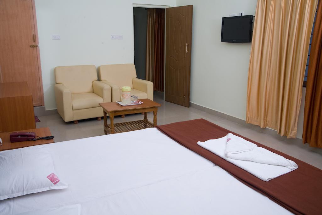 Vihas Inn Tirupati Kamer foto